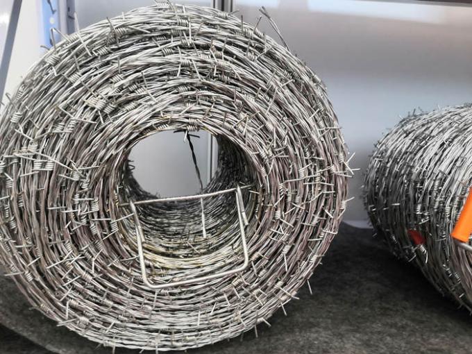 Arame farpado galvanizado elétrico de 4 pontos 2 fios torção dupla 0