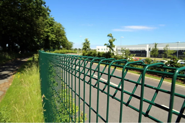 A parte superior de rolo Mesh Fence Panels Hot Dipped do diâmetro BRC de L2.3m 6mm galvanizou 0